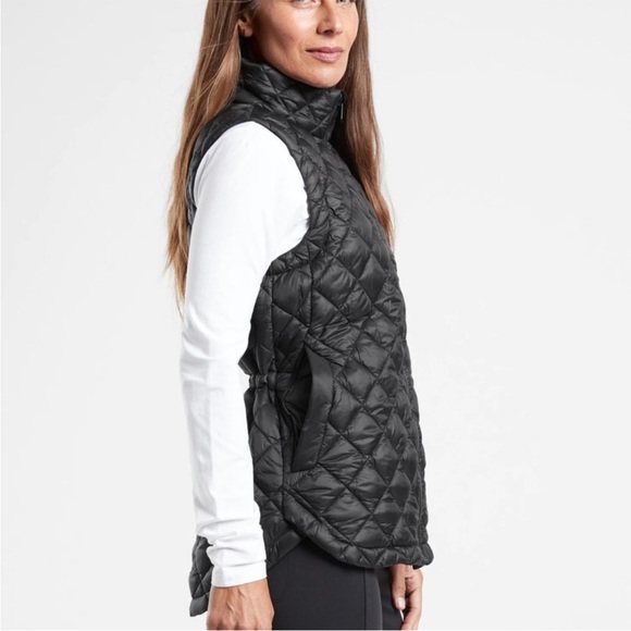 Athleta Whisper Featherless Caramel Puffer Vest LARGE EUC - Picture 5 of 7